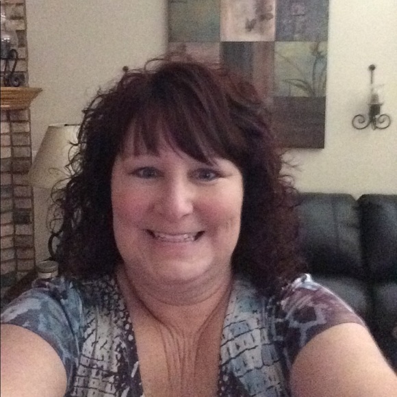 Meet your Posher, Lori - Picture 1 of 1